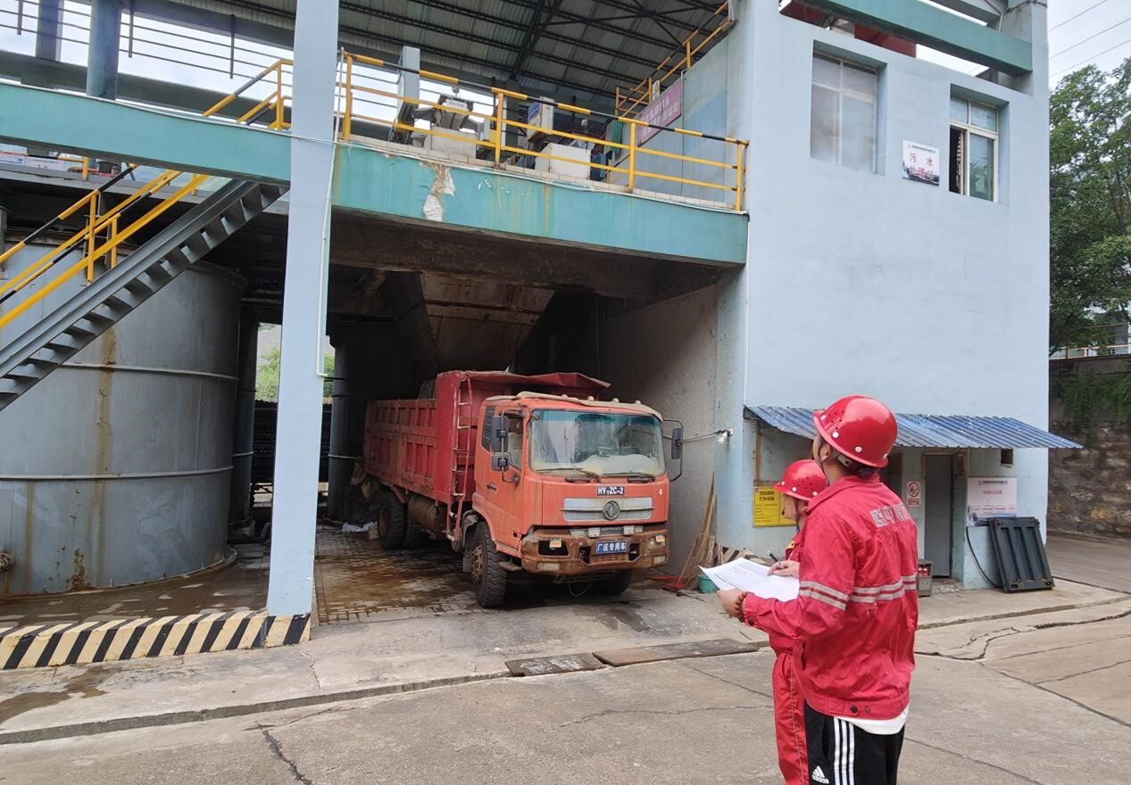 5743dea2cd21c08bdc1ca3145885baf7.jpg 5743dea2cd21c08bdc1ca3145885baf7.jpg