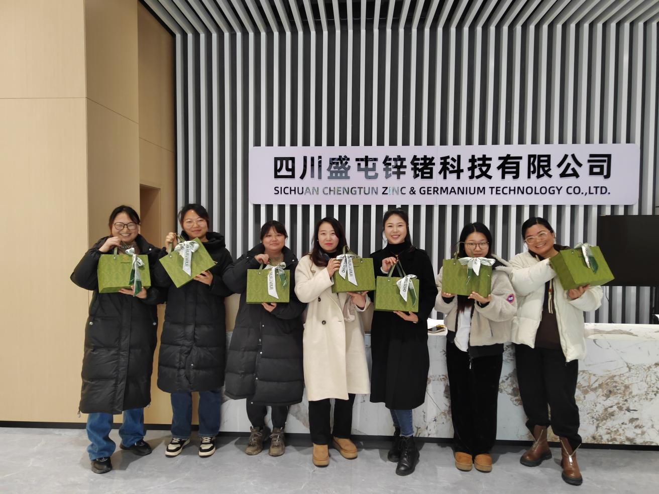 32d95f1908e2884995780f9b18844984.png 32d95f1908e2884995780f9b18844984.png