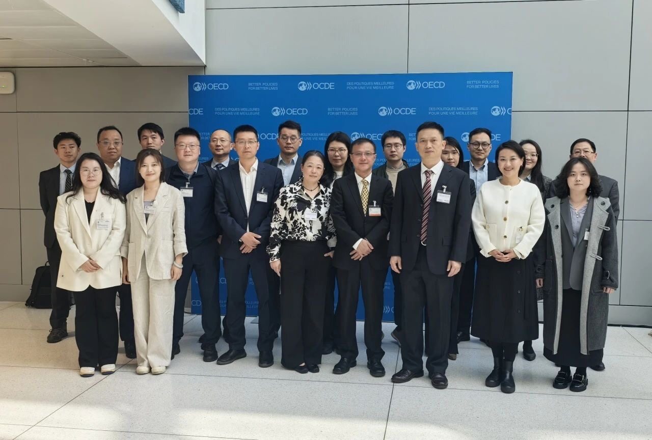 e1c0de90e18f0626619b6770a71c7a99.jpg e1c0de90e18f0626619b6770a71c7a99.jpg